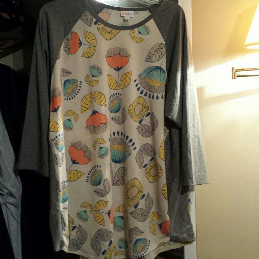 2x LuLaRoe Randy baseball tee